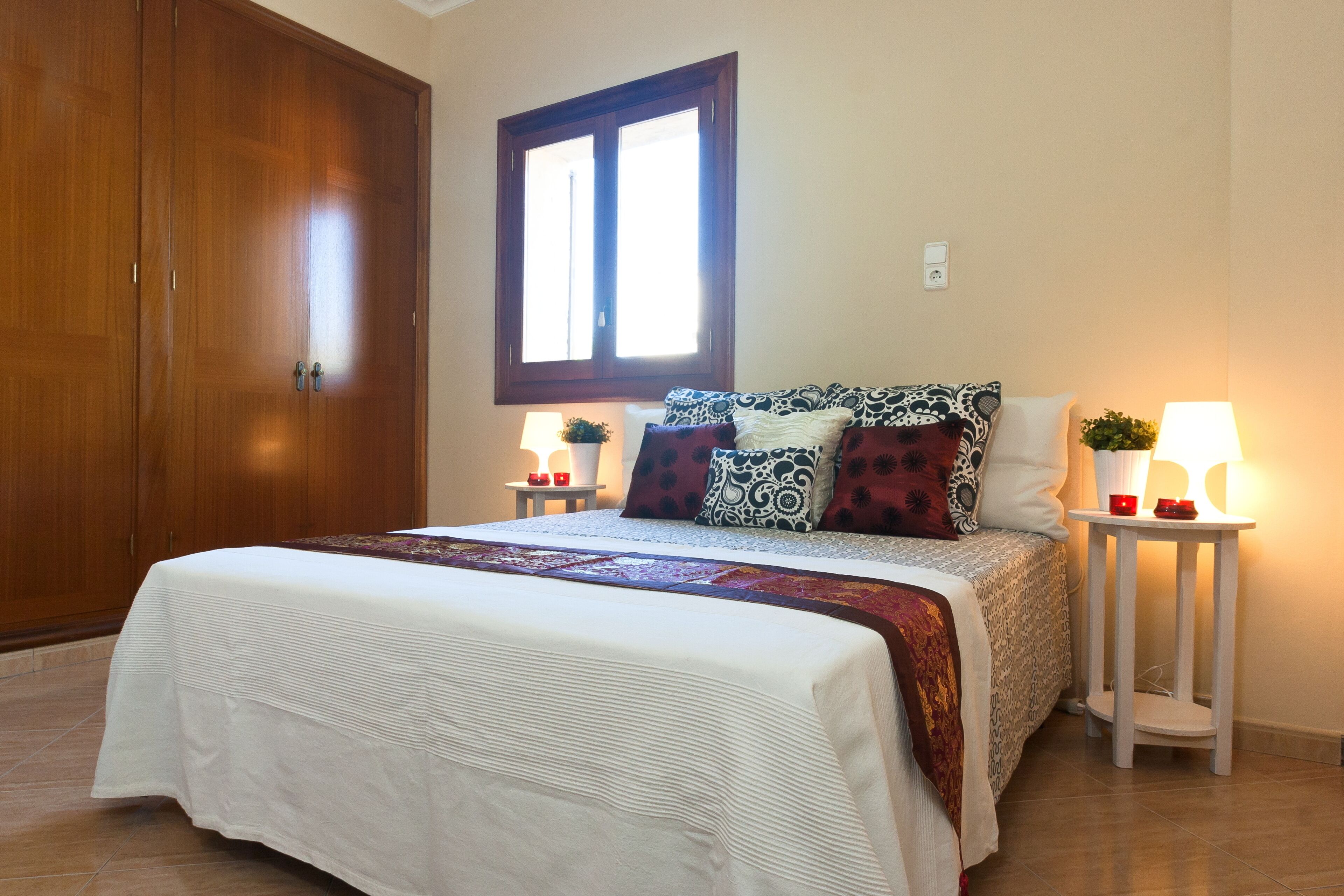 3 dormitorios, tabla de planchar con plancha, cuna de viaje y wifi