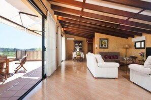 TV - Can Nadal - calm and view (Sineu)