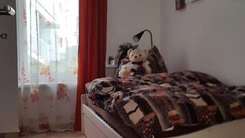 2 Schlafzimmer, Reisekinderbett, kostenloses WLAN