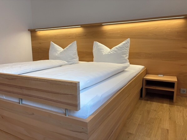 1 bedroom, iron/ironing board, travel cot, free WiFi