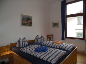 2 soverom, strykejern/-brett, reiseseng for barn og wi-fi