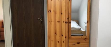 1 chambre, lit parapluie, Wi-Fi, draps fournis