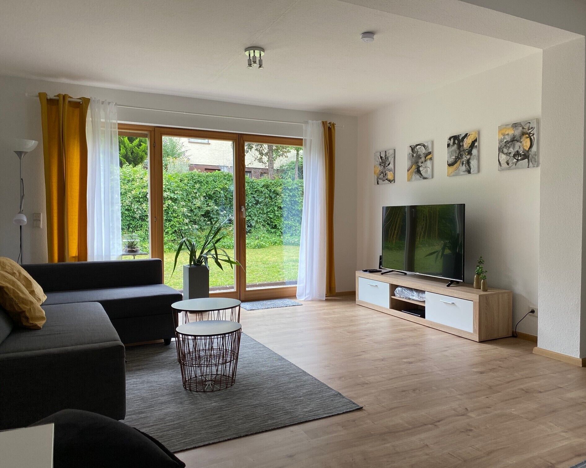 Modern 3-room apartment, up to 6 persons, garden, WLAN, conveniently located A3