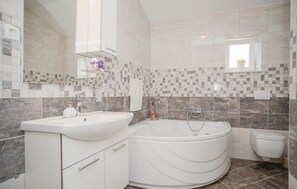 Baignoire, serviettes fournies