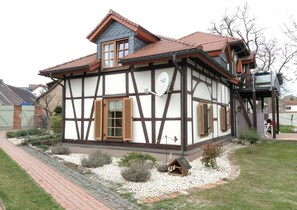 Exterior - Vacation Marianne (EF)