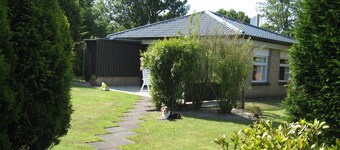 Beautiful vacation bungalow with large garden close to the beach and town