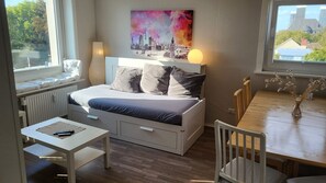 Smart TV, computer monitors