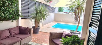 Villa Antonija, 50 m from sandy beach, heated pool, max 12 pax