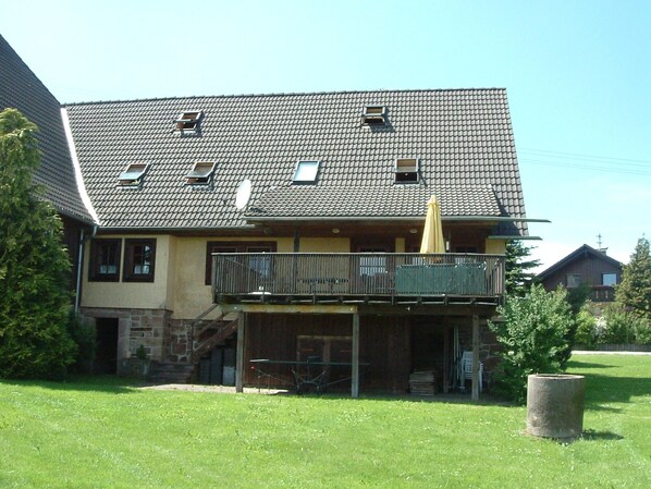 Exterior - Former farmhouse in a quiet outskirts. Pets are welcome. (Aichhalden)