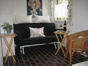 TV, fireplace, books, stereo