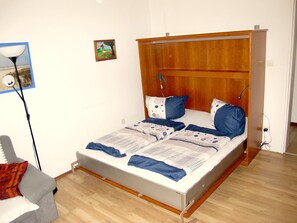 1 chambre, fer et planche à repasser, lit parapluie, Wi-Fi gratuit