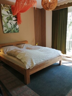 3 bedrooms, free WiFi, bed sheets