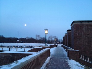 Unclassified image, 3 of 85, button