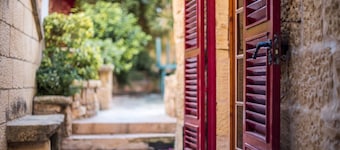 Zabbetta - characteristic farmhouse with great pool and beautiful views