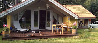 Casa de madera sauna e internet en hermosa parcela natural