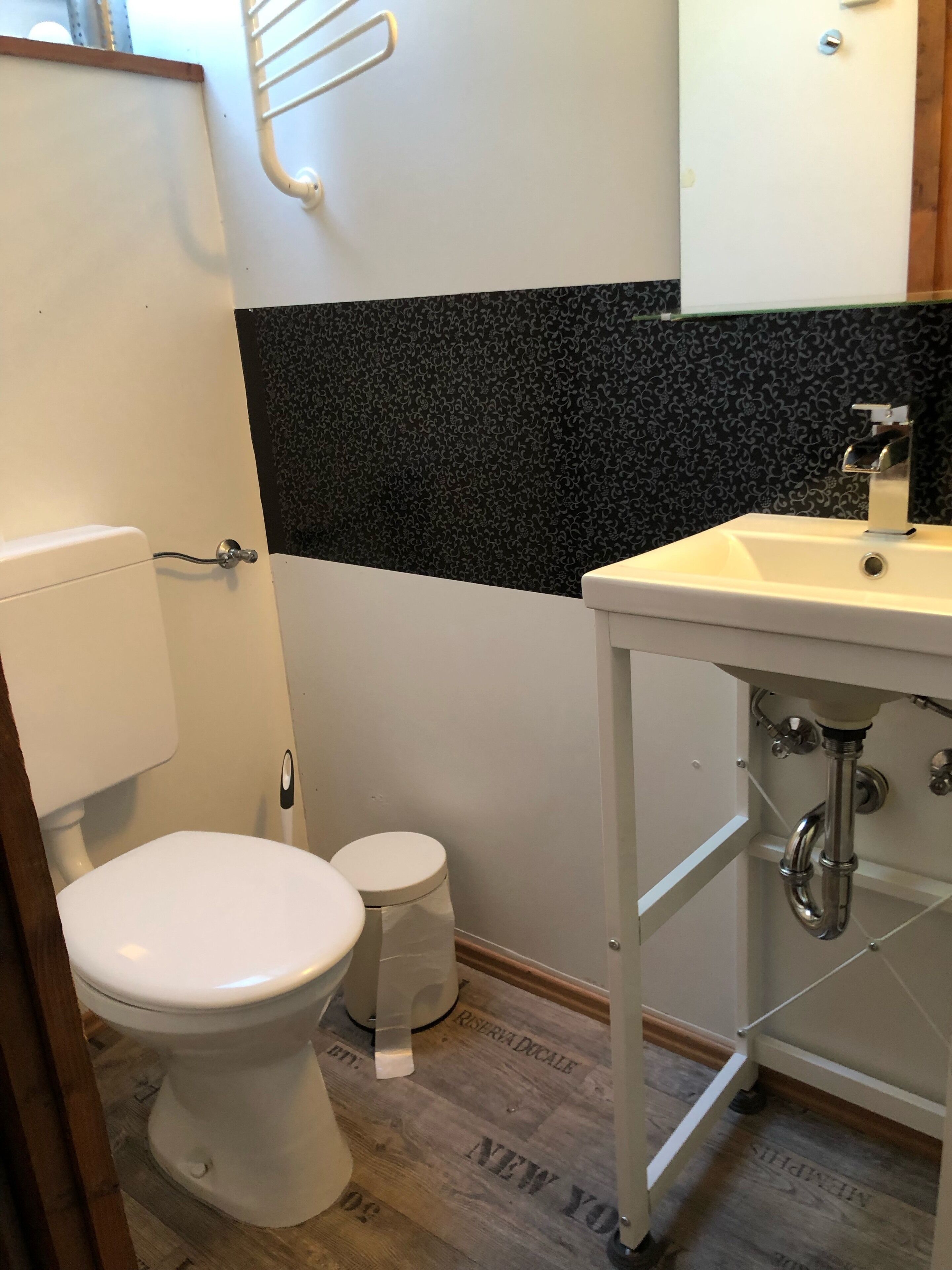 separates WC mit Waschbecken vom Schlafzimmer 1. Stock zu erreichen 