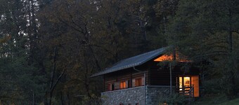  Renovated in 2006, charming holiday home by the woods