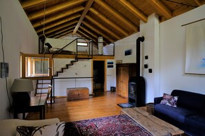 Foyer, livres, chaîne audio