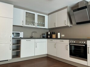 Fridge, microwave, oven, stovetop - Garden idyll with pool from May 2025 (Imsterberg)