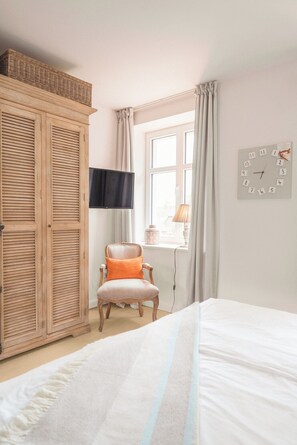 1 bedroom, iron/ironing board, travel crib, free WiFi