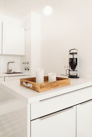 Fridge, oven, stovetop, dishwasher - Modern comfort in Föhr's best location (Nieblum)