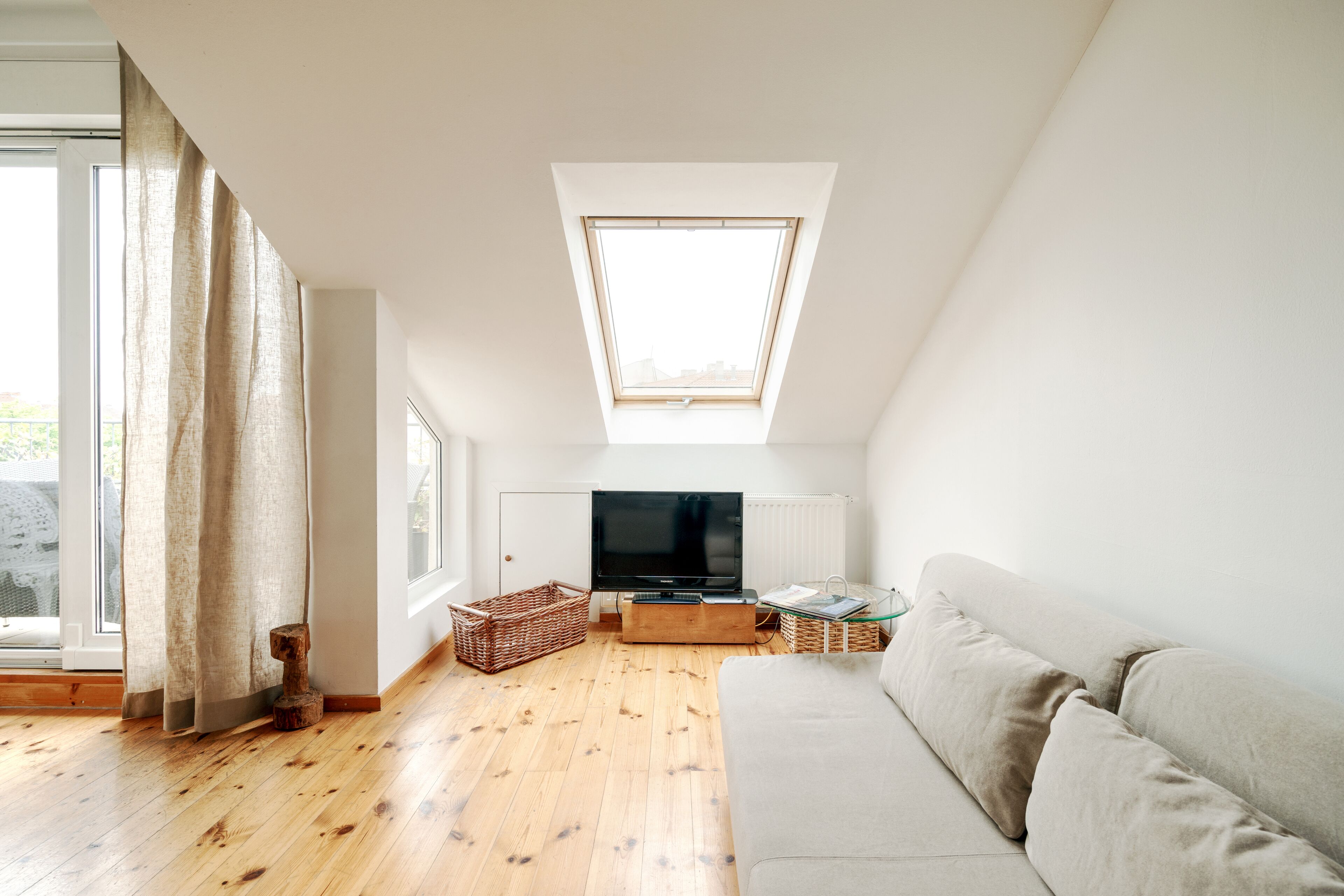 Top floor apartment in Mitte / Prenzl'Berg w/ 2 roof terraces and stunning views