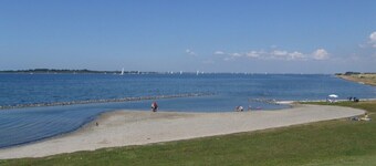 Comfortable vacation home with sauna by the sea