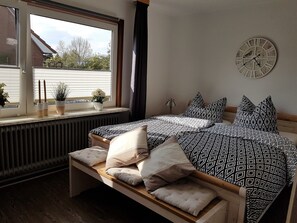 2 habitaciones, tabla de planchar con plancha, wifi y ropa de cama 