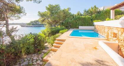 Villa 1. Meereslinie mit direktem Zugang zum Meer