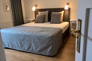 5 chambres, fer et planche Ă repasser, Wi-Fi, draps fournis