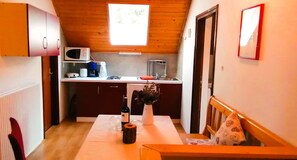 Fridge, microwave, oven, stovetop - Best starting point for bikers, hikers, mushroom and nature lovers in the national park  (Bohinj -Koprivnik)