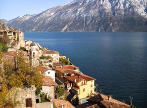 Exterior - Bungalow for exclusive use with unobstructed lake view and shared use of the pool    (Bazzanegga di Tremosine)