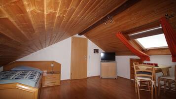 4 Schlafzimmer, Bügeleisen/Bügelbrett, kostenloses WLAN, Bettwäsche