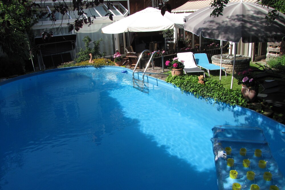Apartment for up to 8 people with a sunny courtyard, garden and pool