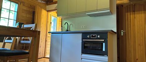 Fridge, stovetop, coffee/tea maker, electric kettle