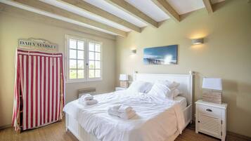 4 bedrooms, iron/ironing board, travel cot, free WiFi