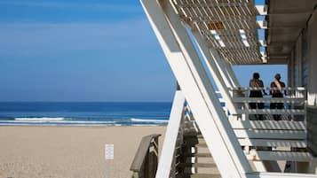 Plage à proximité, chaises longues