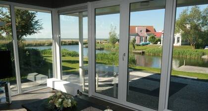 Ferienhaus mit Bootsanleger, Internet, digital TV, Sauna