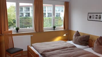 2 makuuhuonetta, silitysrauta/-lauta, vauvan matkasÀnky, ilmainen Wi-Fi