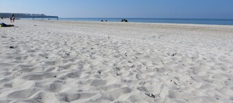 Appartement confort adapté aux enfants, près de la plage, vue mer