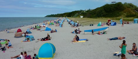 Una spiaggia nelle vicinanze