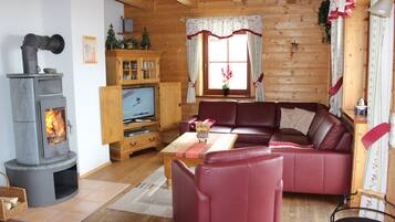 Smart TV, lareira, DVD player, aparelho de som