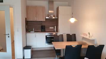 Kühlschrank, Ofen, Herdplatte, Geschirrspüler
