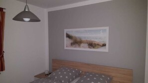 1 bedroom, free WiFi - Modern, comfortable apartment close to the center, first time use in March 2015 (Büsum)