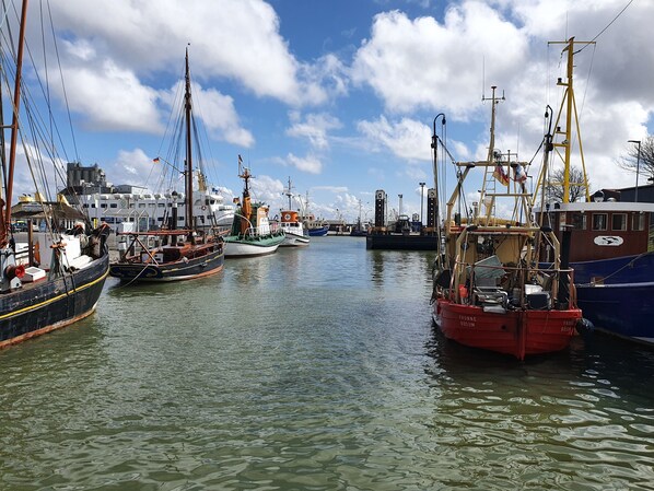 Marina - Modern, comfortable apartment close to the center, first time use in March 2015 (Büsum)