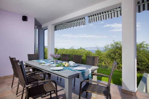 Villa Mirta * private pool, terrace with sea view, free WiFi, 1 km to the sea