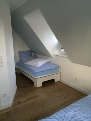 3 makuuhuonetta, silitysrauta/-lauta, vauvan matkasänky, ilmainen Wi-Fi