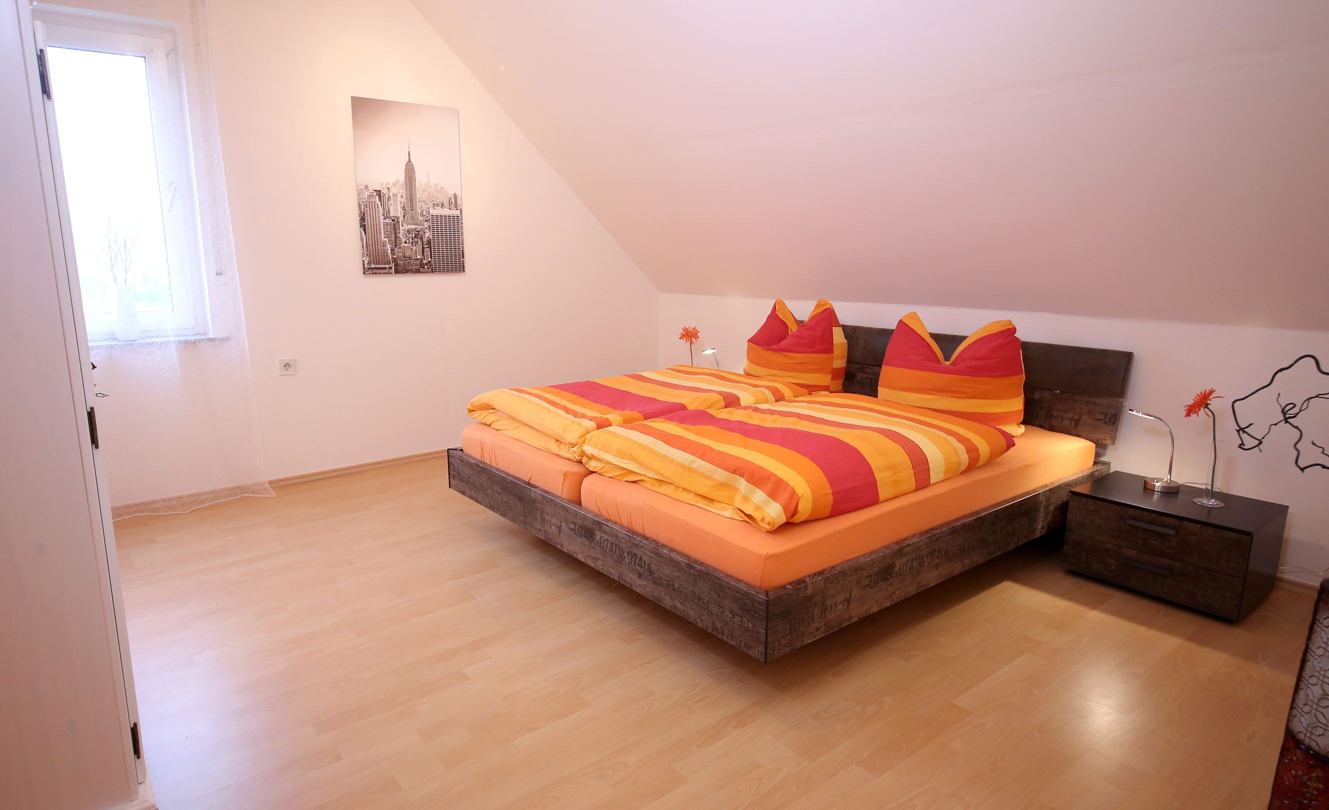 3 多间卧室、办公桌、熨斗/熨衣板、免费 WiFi