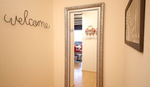 Interior - Large apartment, 3 bedrooms, quiet, close to the city center, south-facing balcony, free parking spaces (Niestetal)