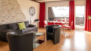 TV, DVD player, aparelho de som